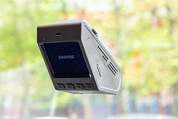 Видеорегистратор DIGMA FreeDrive 500 GPS Magnetic