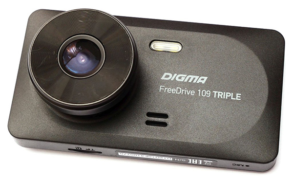 Digma FreeDrive 109 TRIPLE